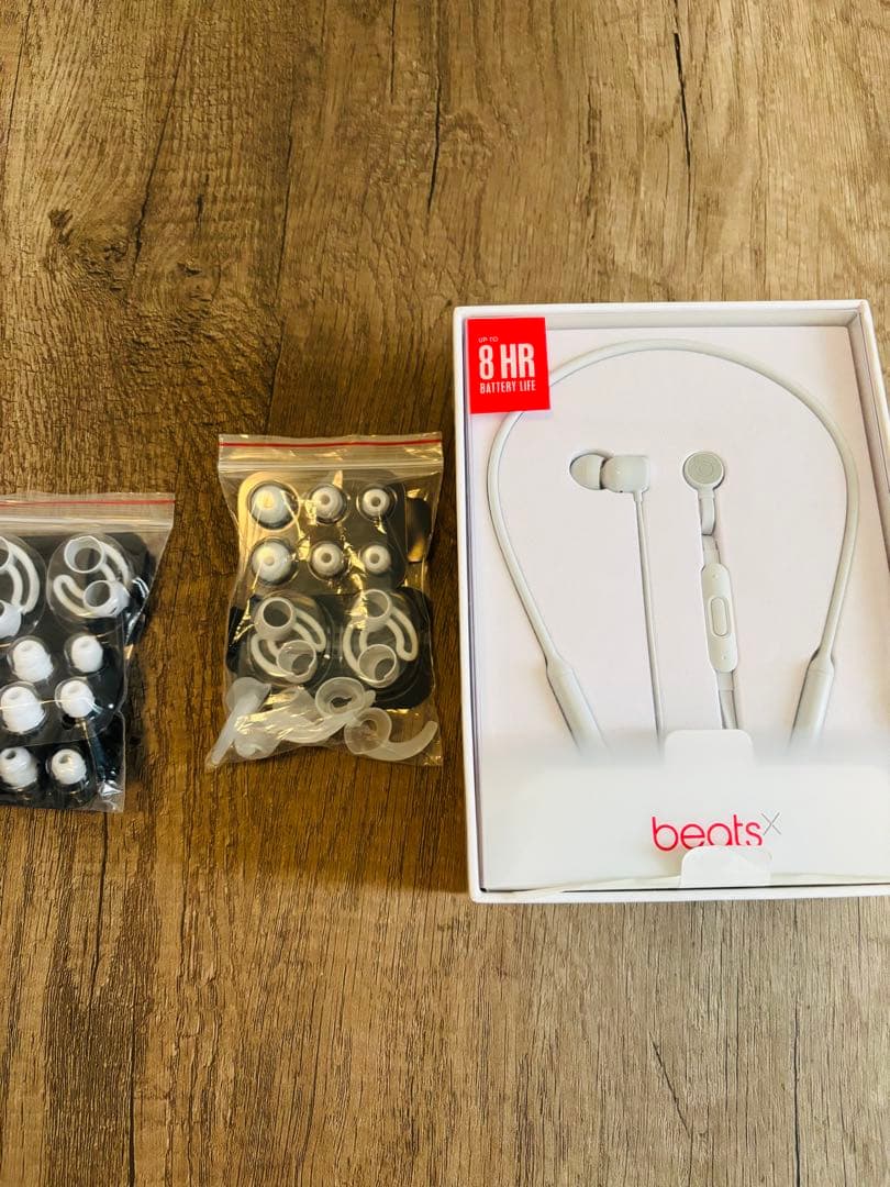 【新品未使用・豪華おまけ】海外beatsX ワイヤレスイヤホン マットシルバー