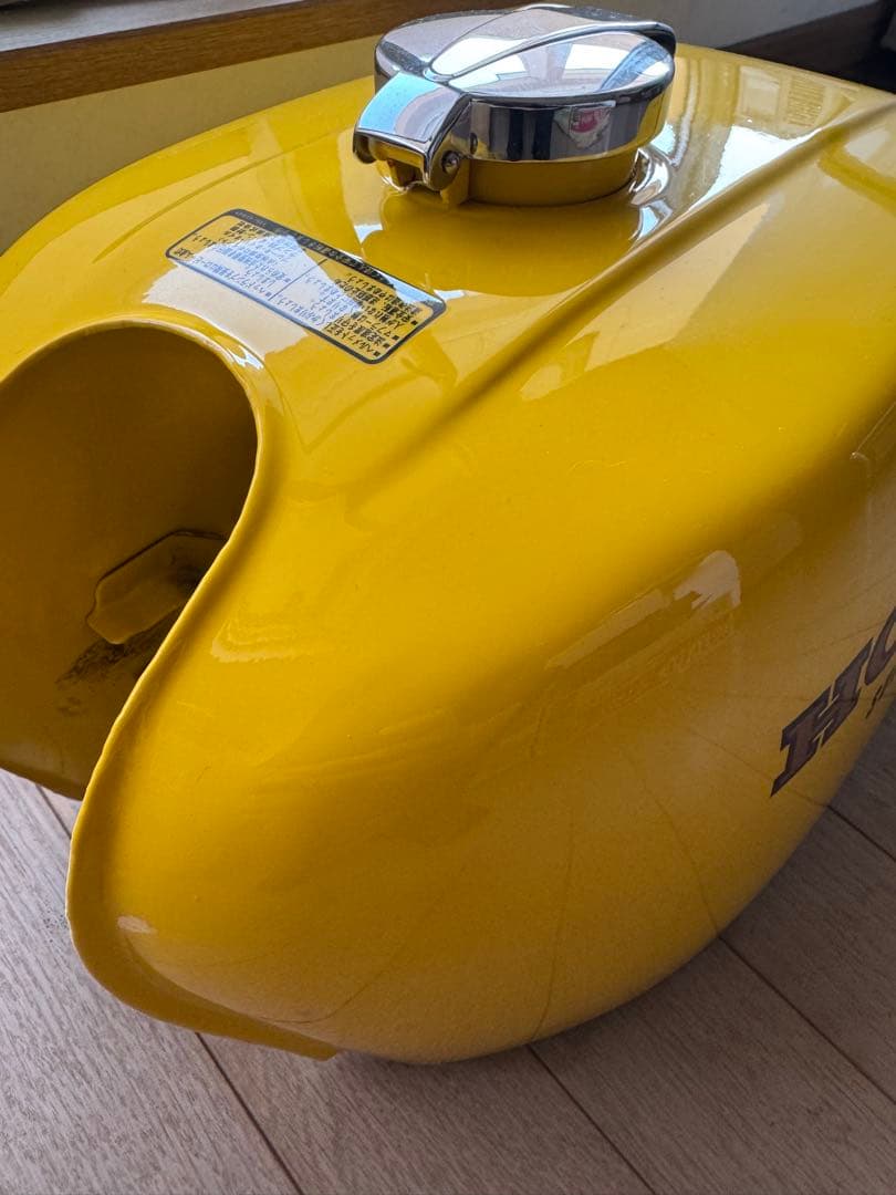 CB400F 純正タンク 398cc パラキートイエロー