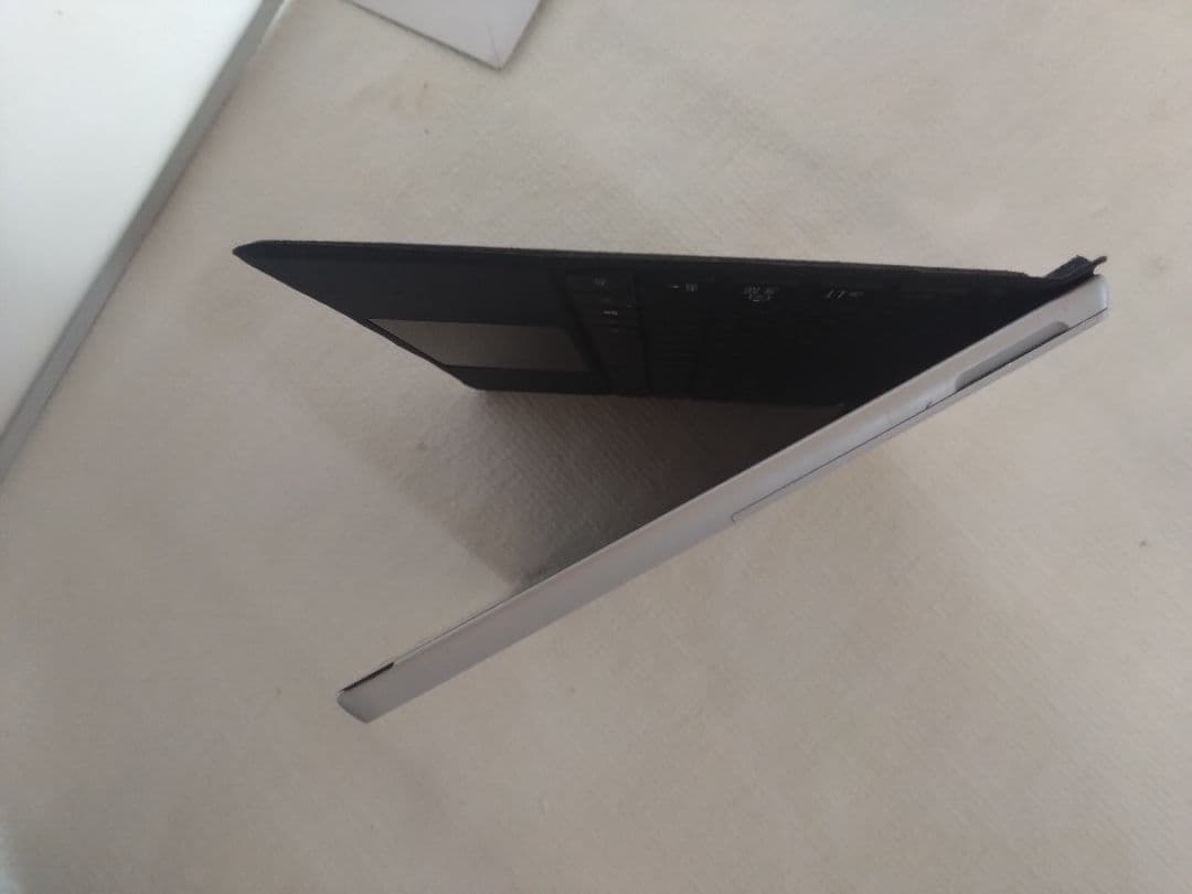 Surface Go 2 /8GB/SSD128 キーボードとケース付き