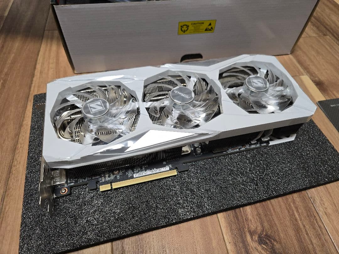 グラフィックボード・グラボ・ビデオカード RX7700XT Asrock STEEL LEGEND