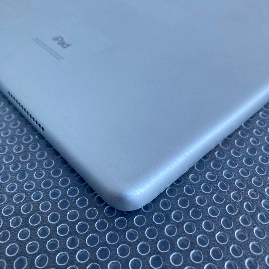 823【早い者勝ち】電池最良好☆iPad7 第7世代 32GB SIMフリー☆