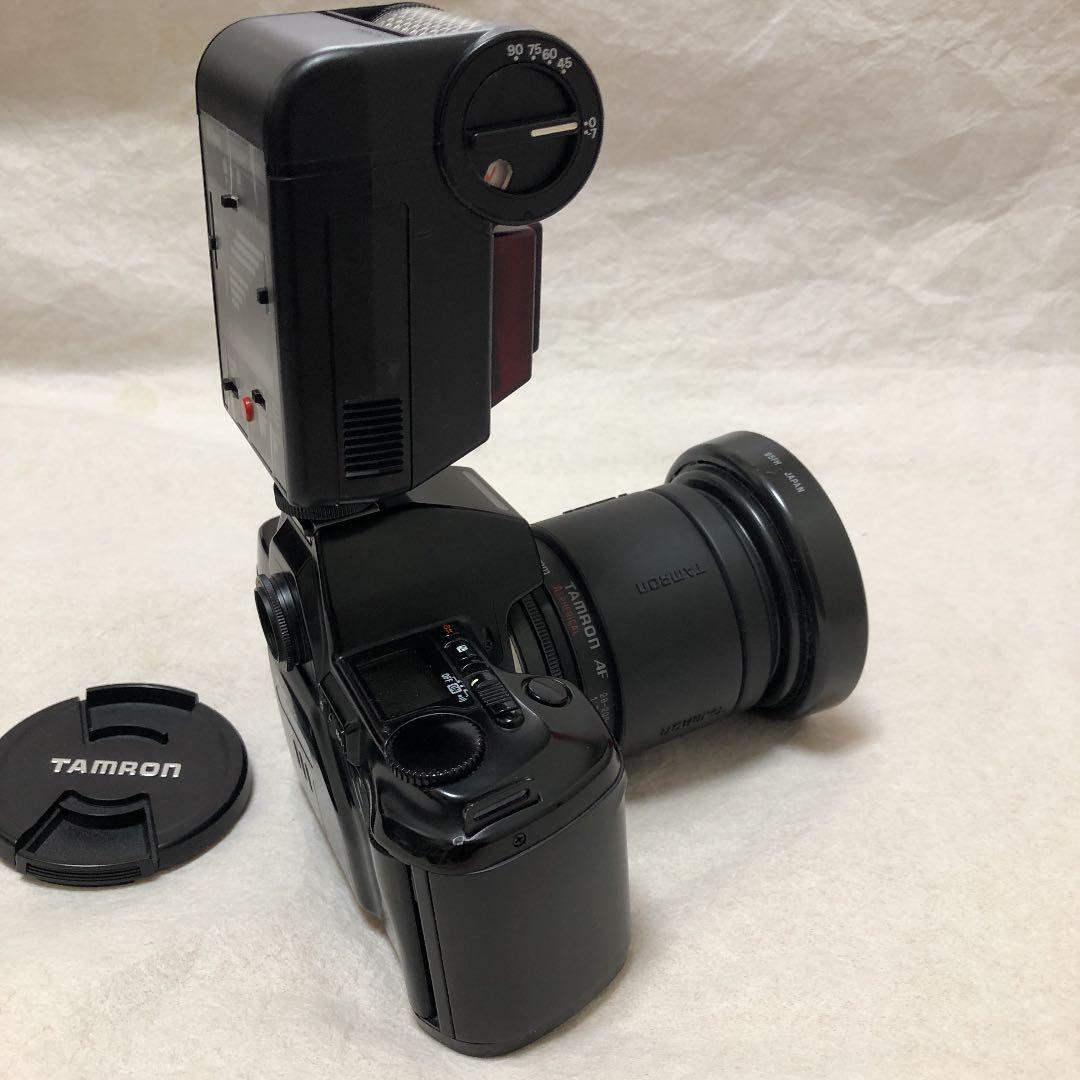 NIKON F801 タムロンズームレンズ　ストロボ付き
