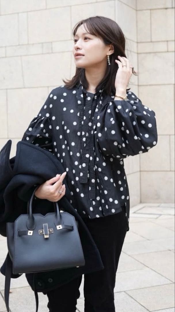 トップス LAUBEBLANC Sheer Polka Dot Ribbon Blouse