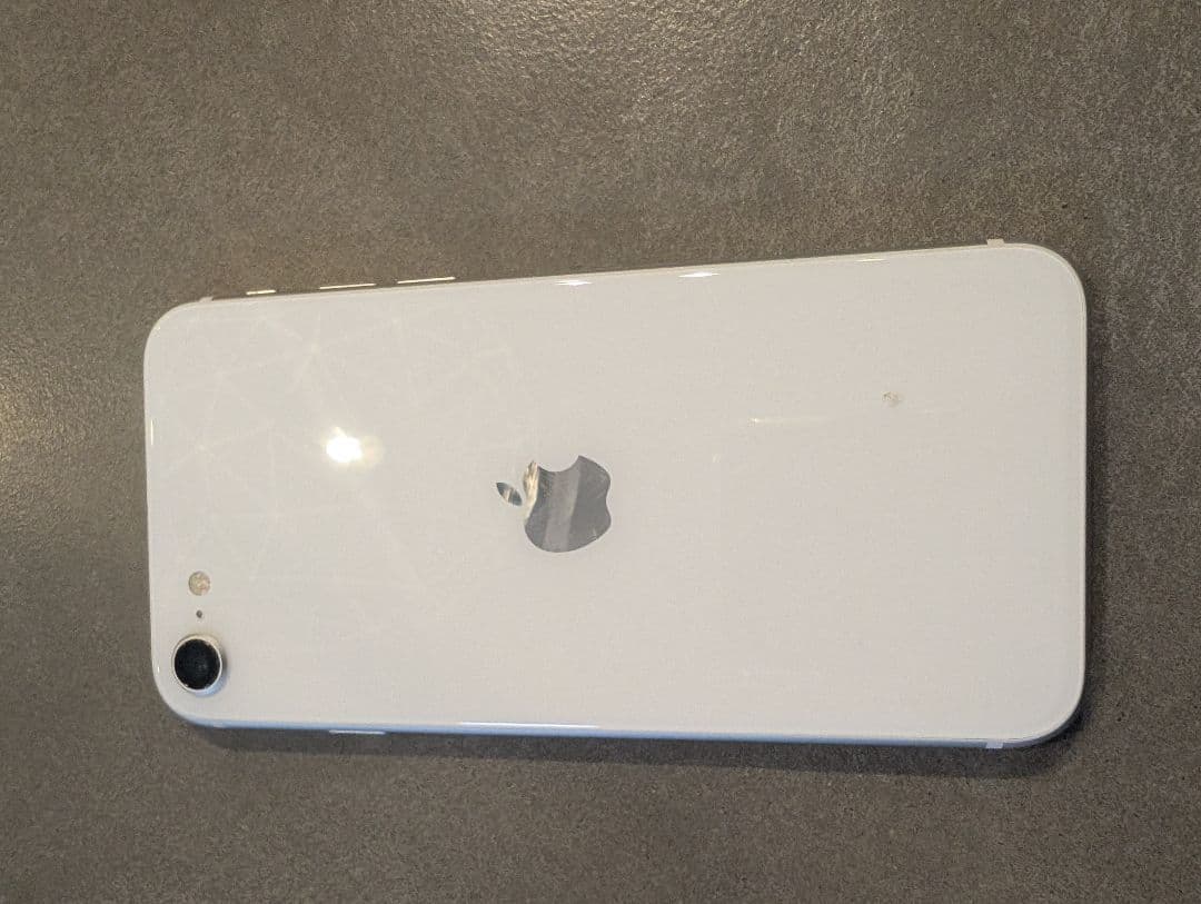 iphone se ホワイト　本体のみ