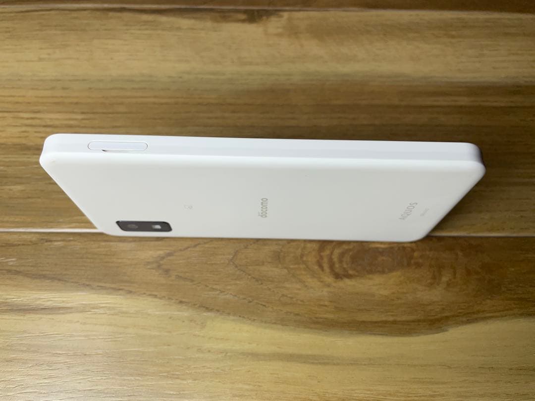 AQUOS wish2 SH-51C（ホワイト） docomo版 スマホ
