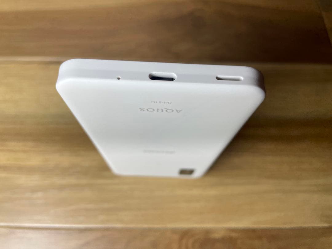 AQUOS wish2 SH-51C（ホワイト） docomo版 スマホ