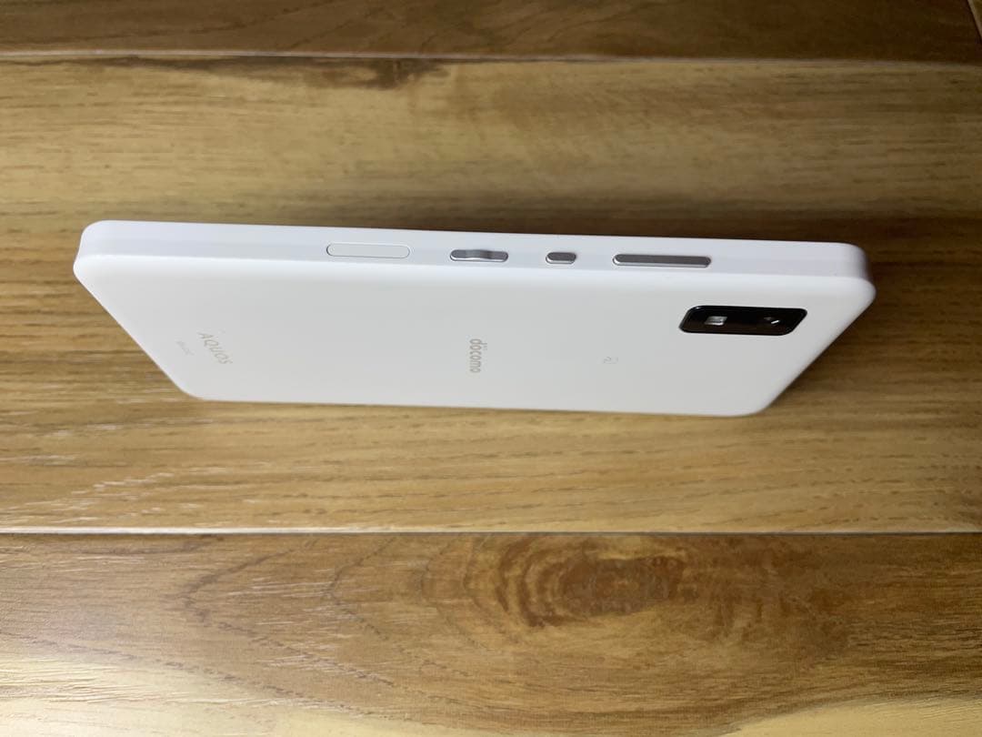 AQUOS wish2 SH-51C（ホワイト） docomo版 スマホ