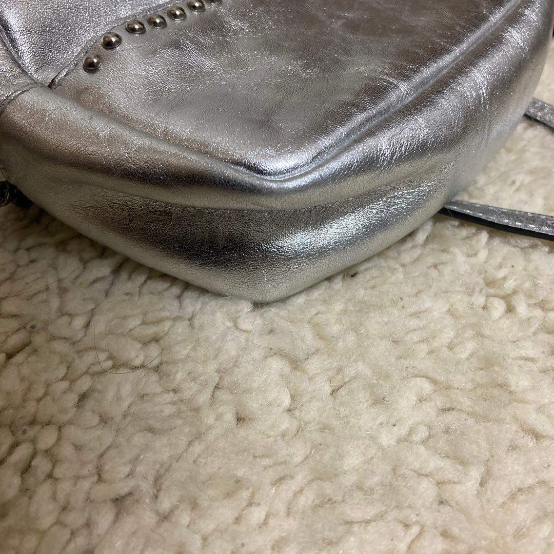 シルバー スタッズ付き ショルダーバッグ