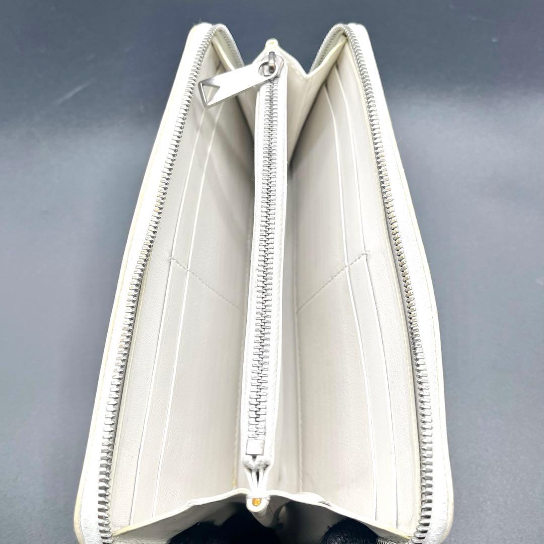 美品✨ボッテガ 長財布 ラウンドファスナー デボスイントレチャート 白 レザー