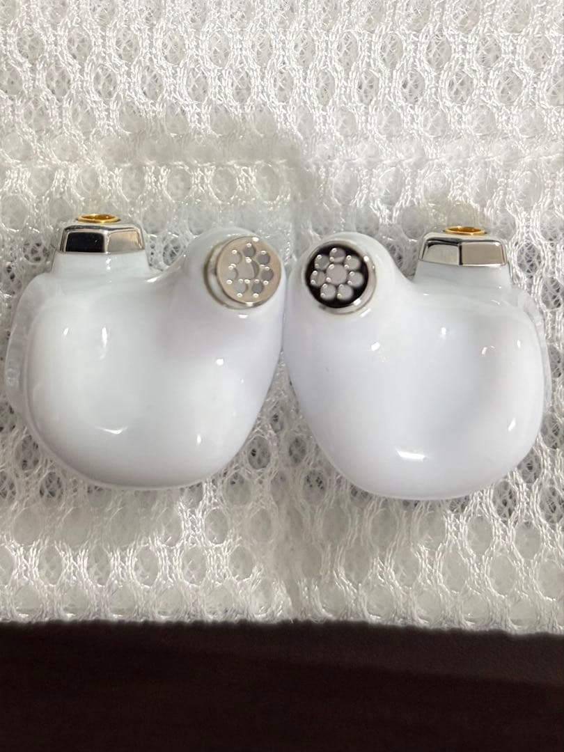 【最終値下げ】campfire audio supermoon White