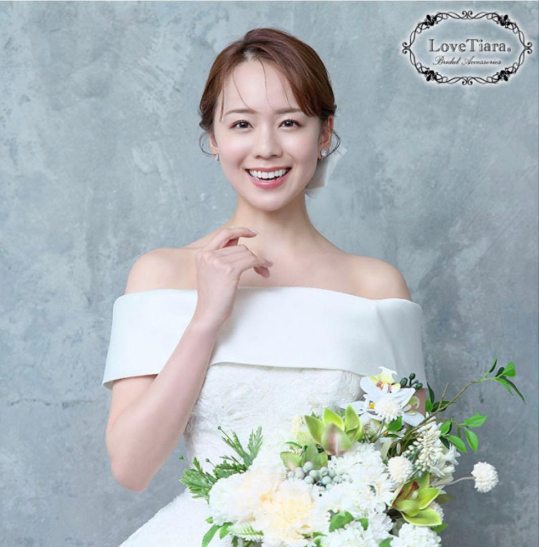 ホワイトリボン　ヘアアクセサリー　ラブティアラ