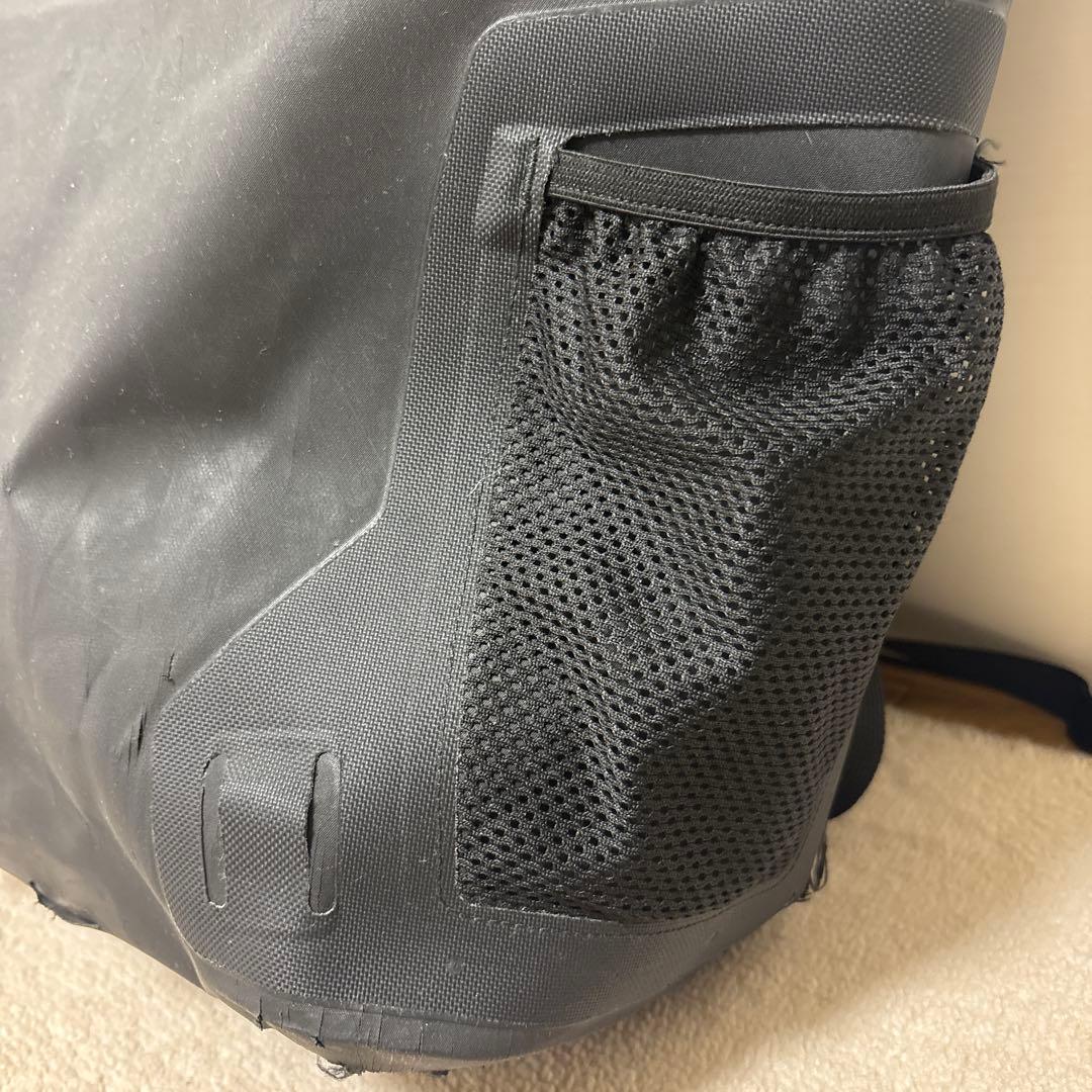 ストーンアイランド　リュック　ロールトップ　黒