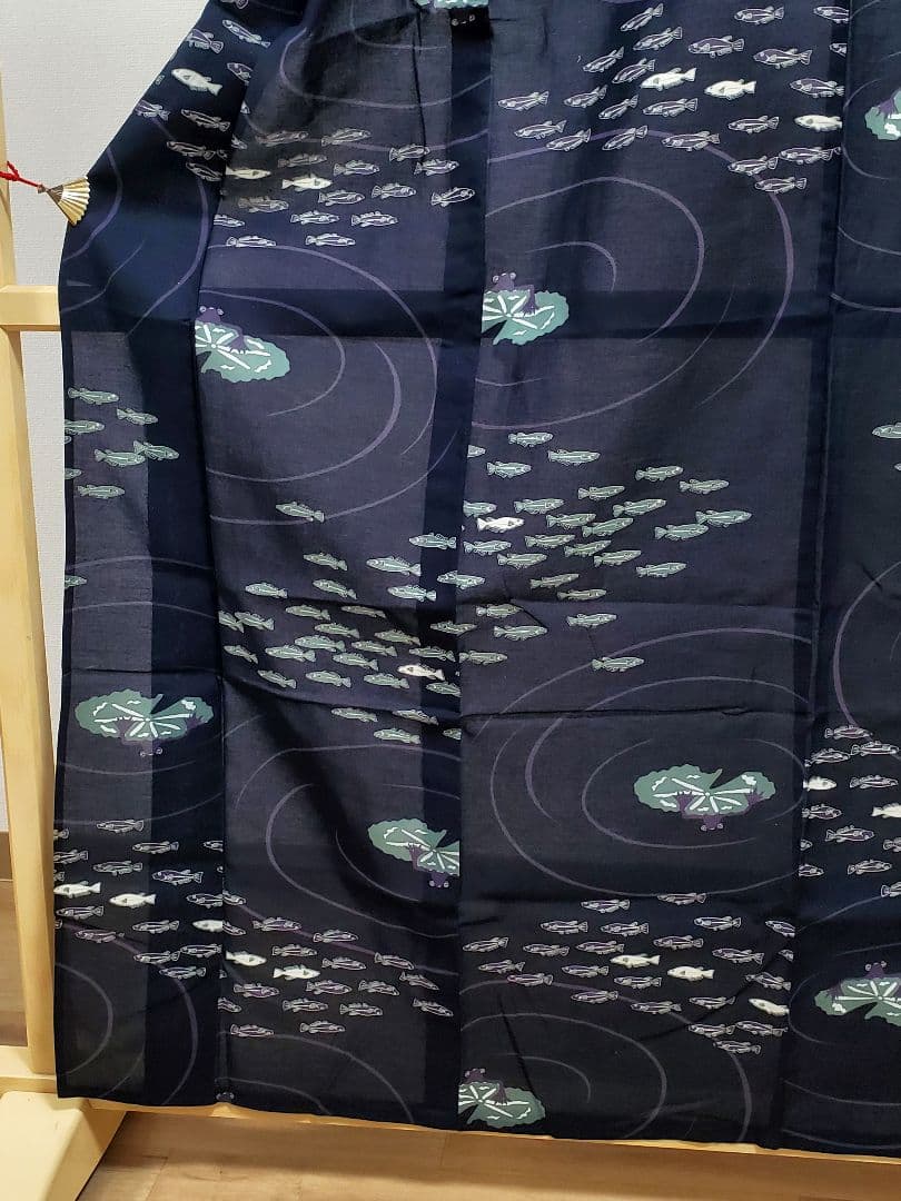 A 浴衣 かえると魚模様 水面 紺色 綿 夏物 着物