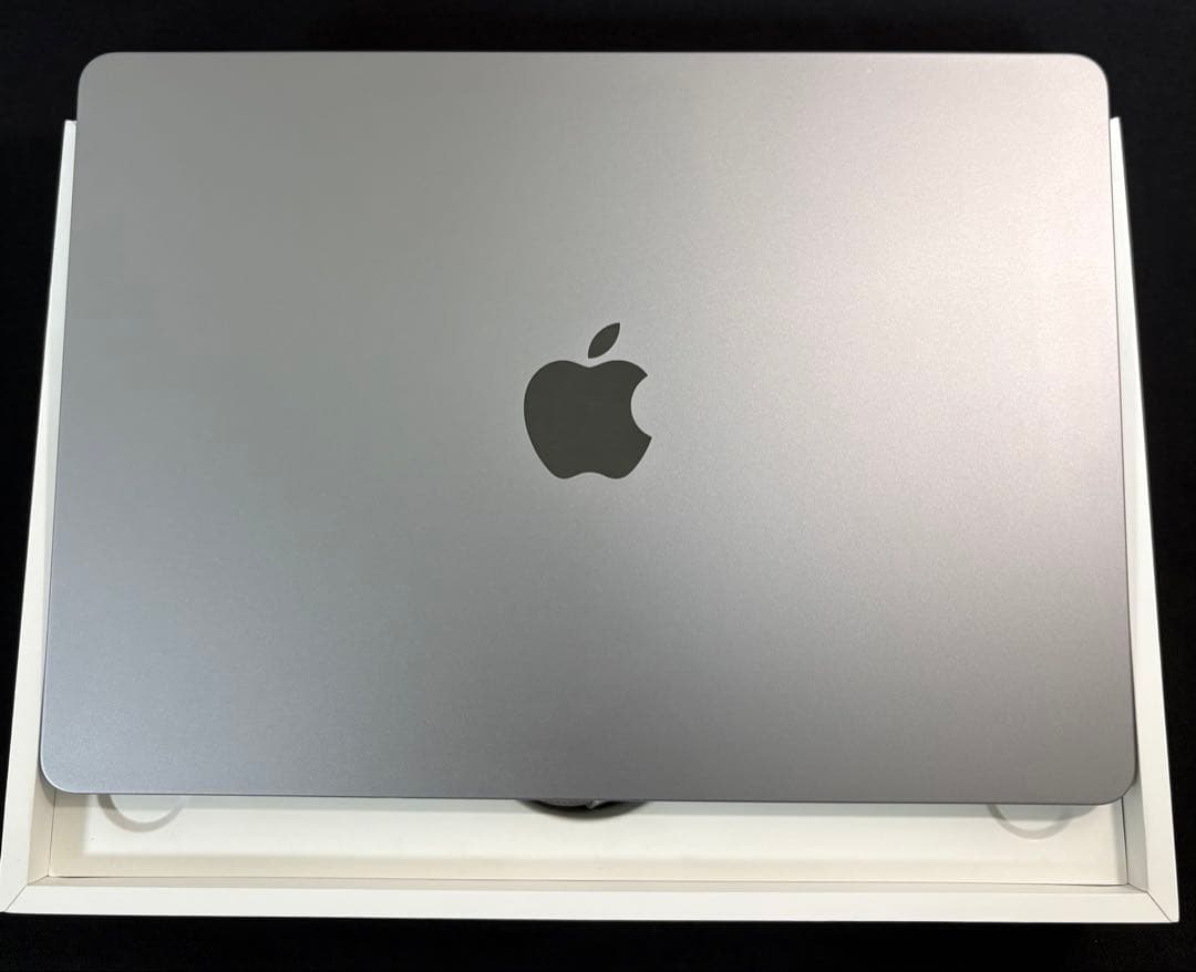 【美品】MacBook Air M2 256GB 8GB バッテリー100%