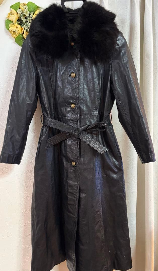 豪華なファー襟レザーロングコート　取り外し可ラビット裏地付　カネマツ　女優コート