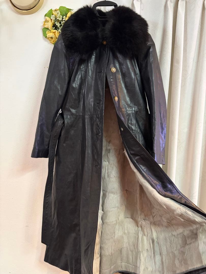 豪華なファー襟レザーロングコート　取り外し可ラビット裏地付　カネマツ　女優コート