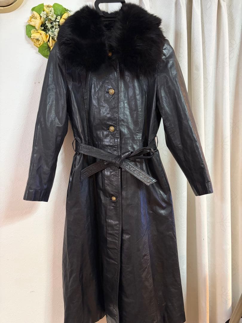 豪華なファー襟レザーロングコート　取り外し可ラビット裏地付　カネマツ　女優コート