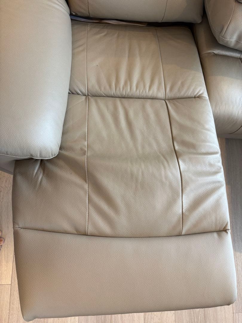 ライトグレー レザー 3人掛け電動リクライニングソファ