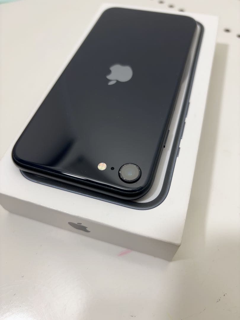 早い者勝ち　[SIMフリー]Apple iPhone 64GB