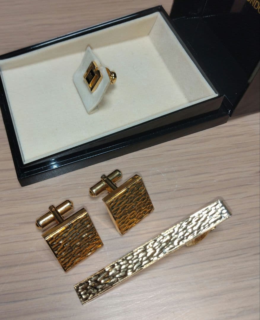 キ*コ様 K10　10金　ネクタイピン　8g　金製品　金細工　カフスボタン