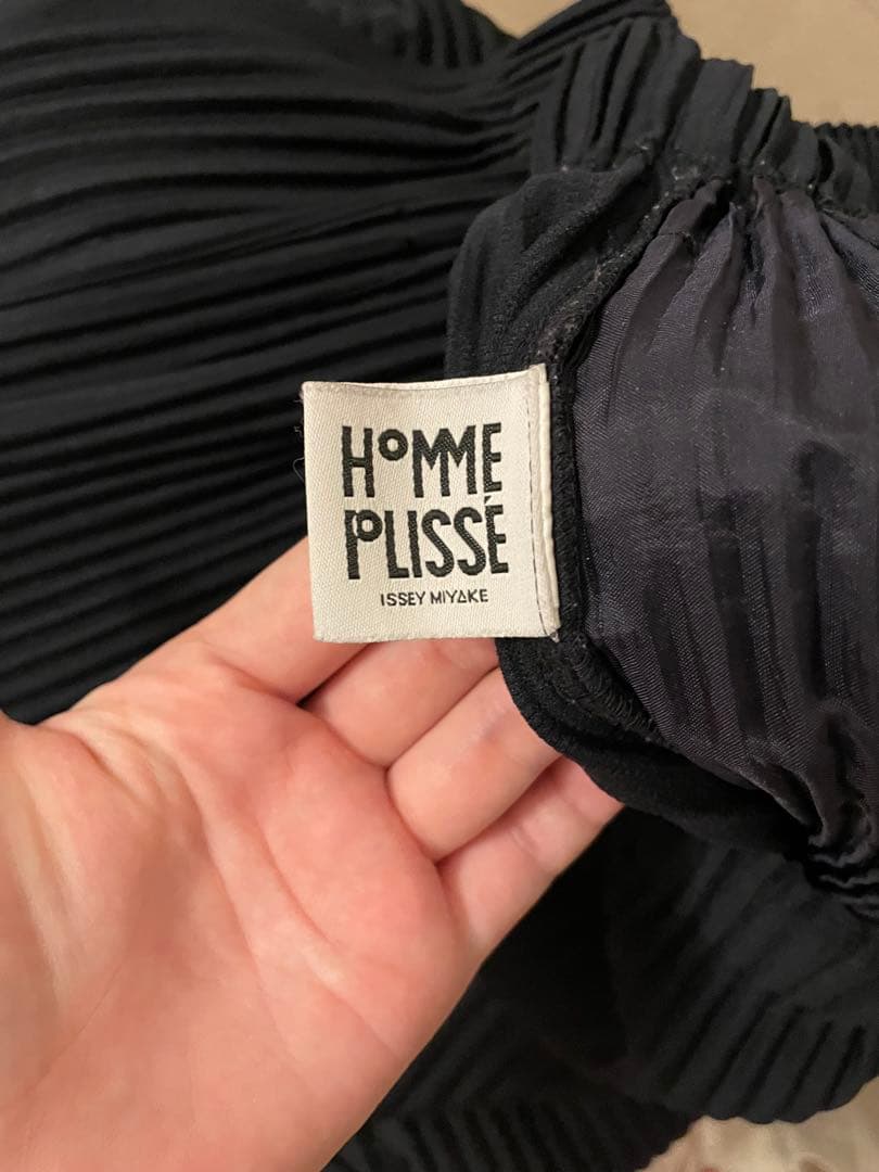 【値下げ中】HOMME PLISSÉ ISSEY MIYAKE プリーツパンツ