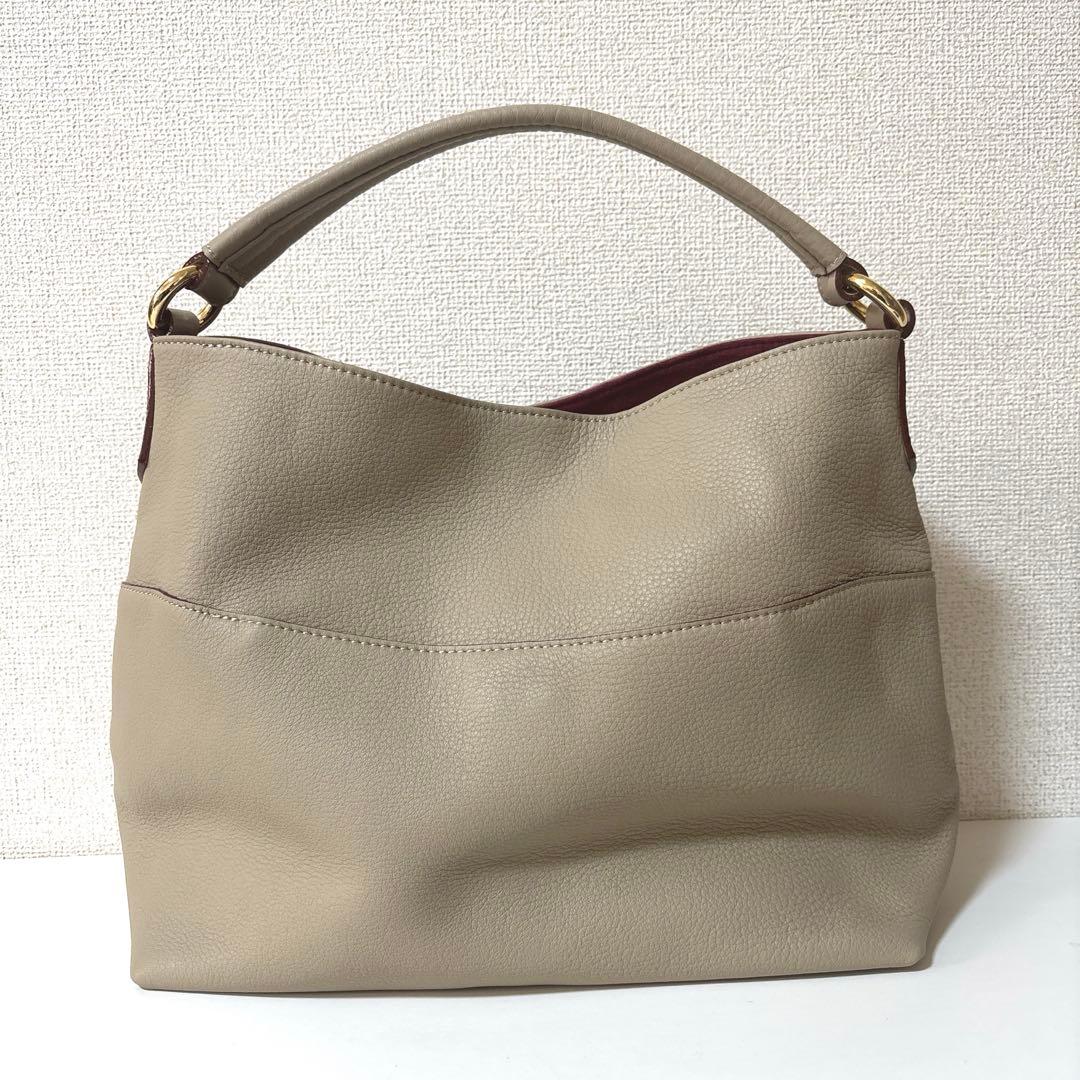 ロベルタディカメリーノ　ショルダーバッグ　バッグ　ワンショルダー