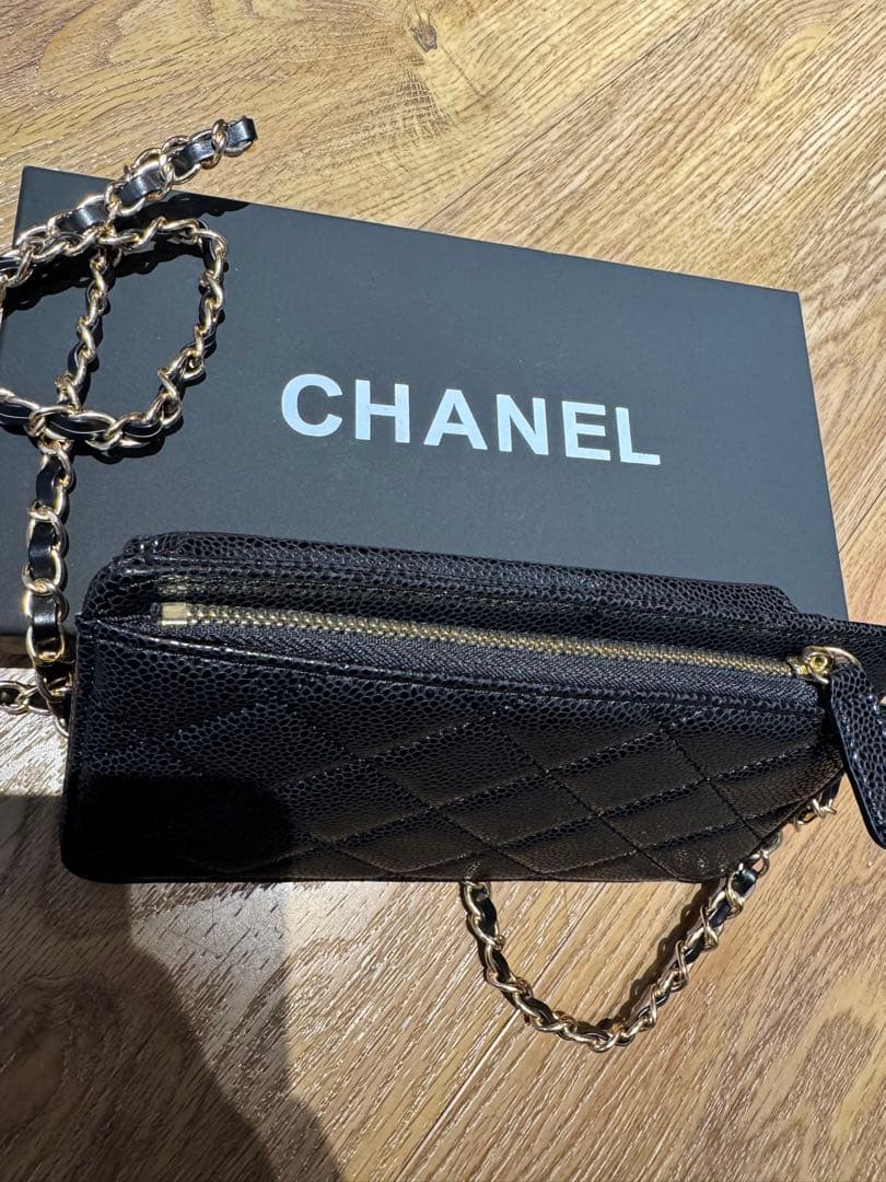 CHANEL ブラック　スマホポーチ　チェーンストラップ　ノベルティ