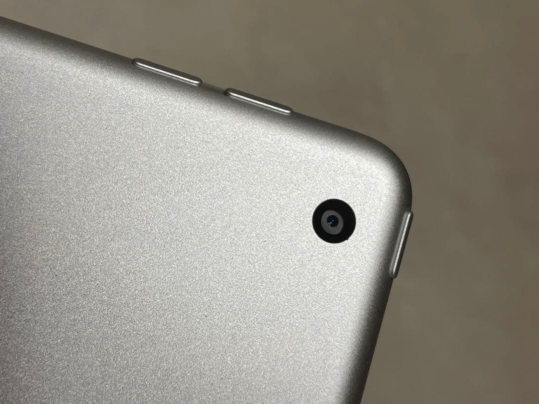 【美品】Apple iPad 第七世代　32GB