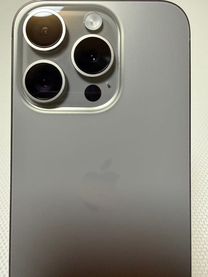 美品 iPhone 15 Pro ナチュラルチタニウム128GB simフリー
