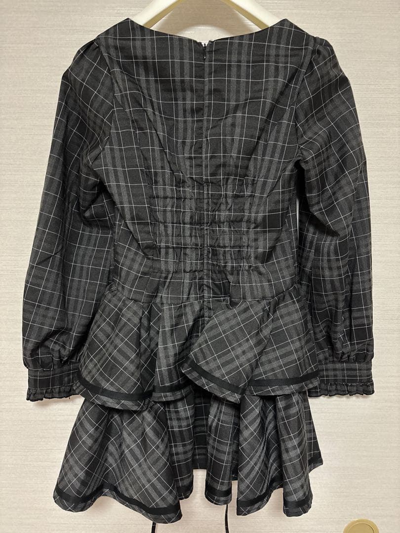 pium クロステープバイカラーティアードワンピース