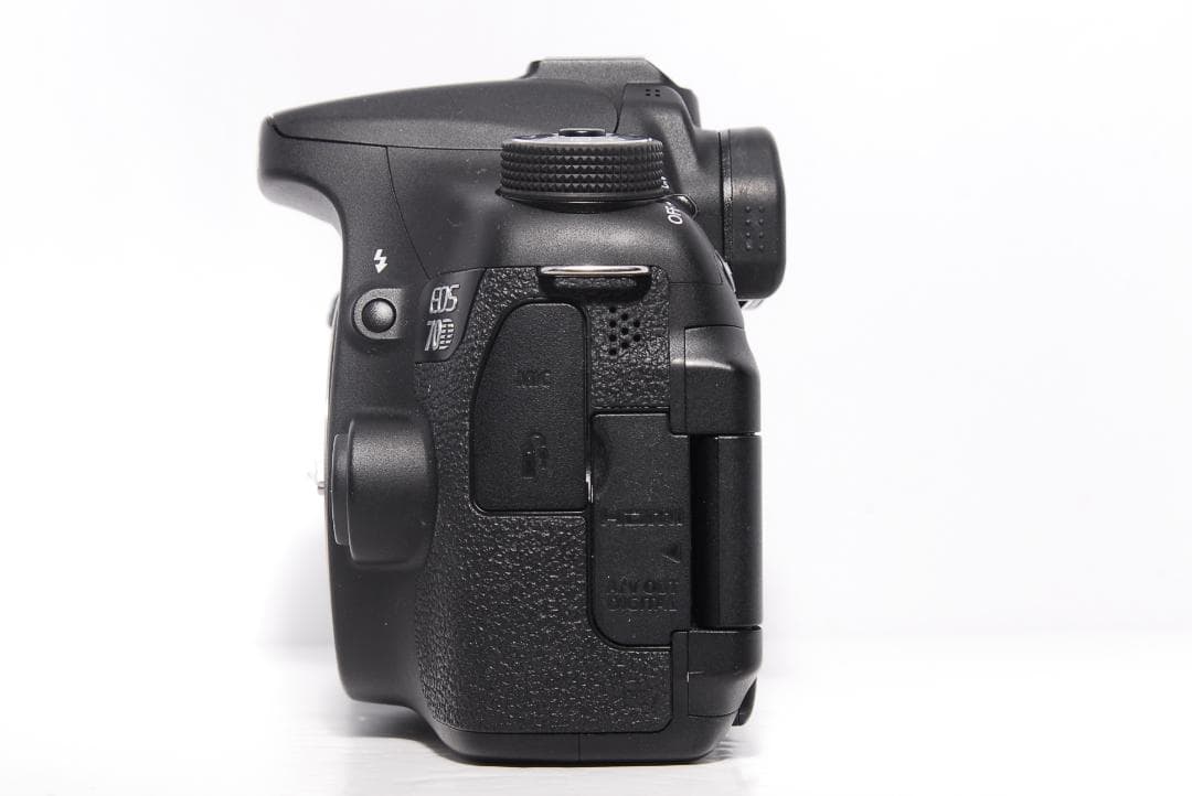 TRSY ✨ショット数少 美品✨Canon EOS 70Dダブルレンズ