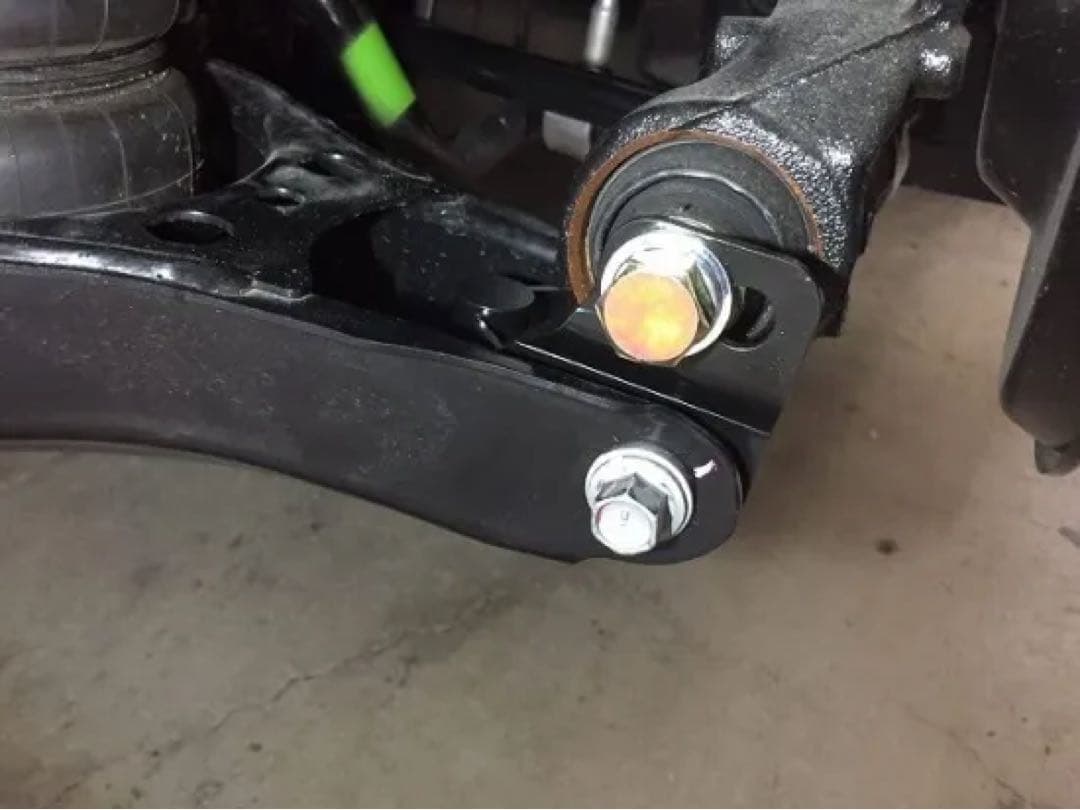 SIXTH SENSE シックスセンス 50 プリウス リアロアアームブロック