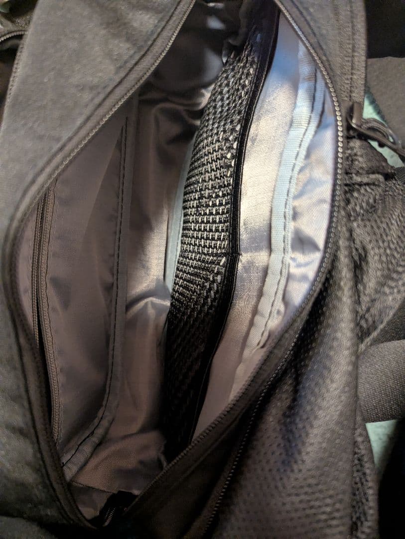 POMULU（ポムル）2WAYヒップシートカジュアルブラック未使用に近い