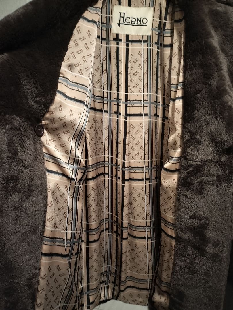 超美品Herno ヘルノ　ダブルブレスト　エコファーコート