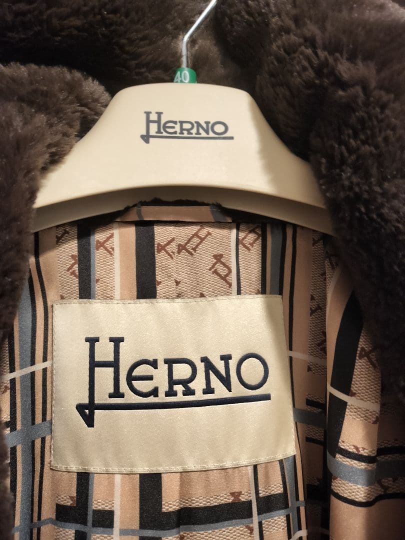 超美品Herno ヘルノ　ダブルブレスト　エコファーコート