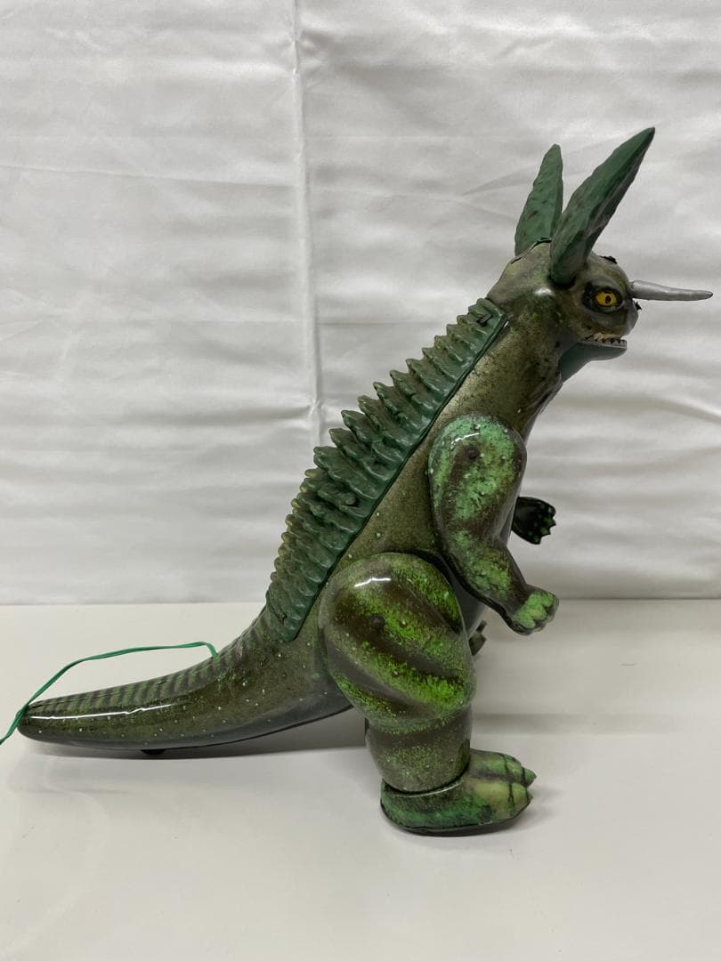 ◆恐怖の地底怪獣バラゴン ブリキ 緑色 ラジコン　09345