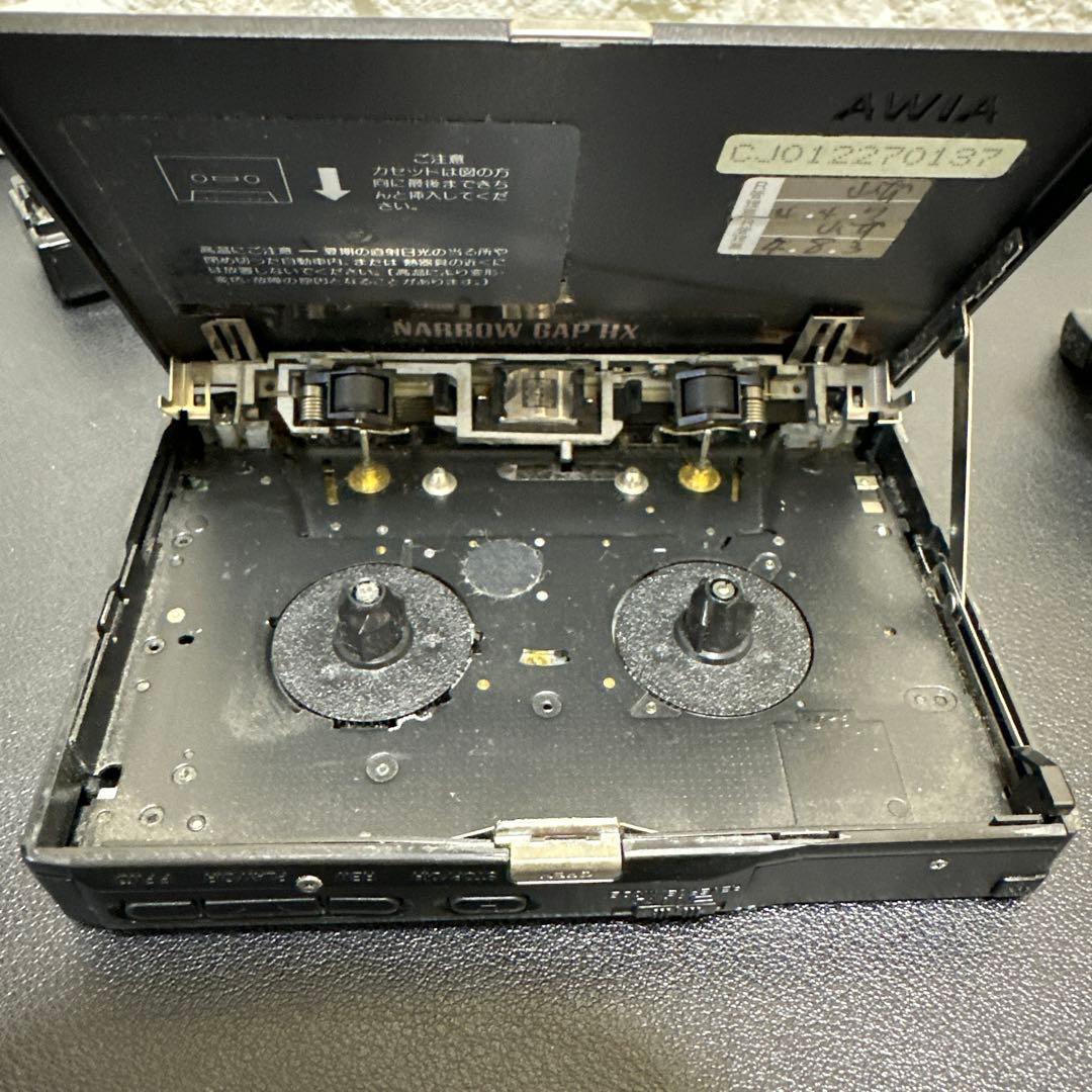 アイワAIWA HS-PL70ポータブルカセットプレーヤー通電確認済　ジャンク品