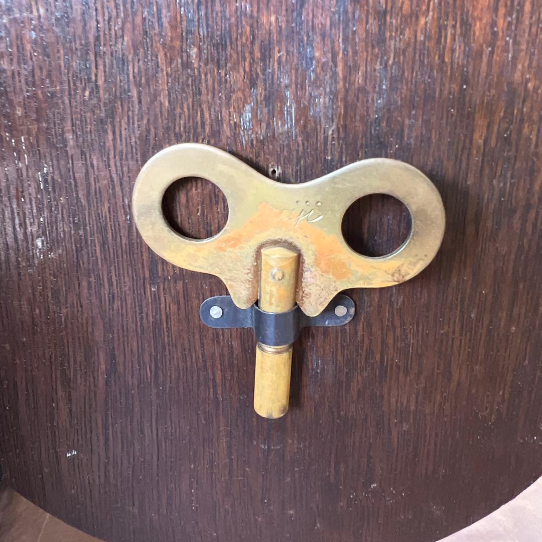 クラシックデザイン 置時計 木製　振り子時計　ゼンマイ式