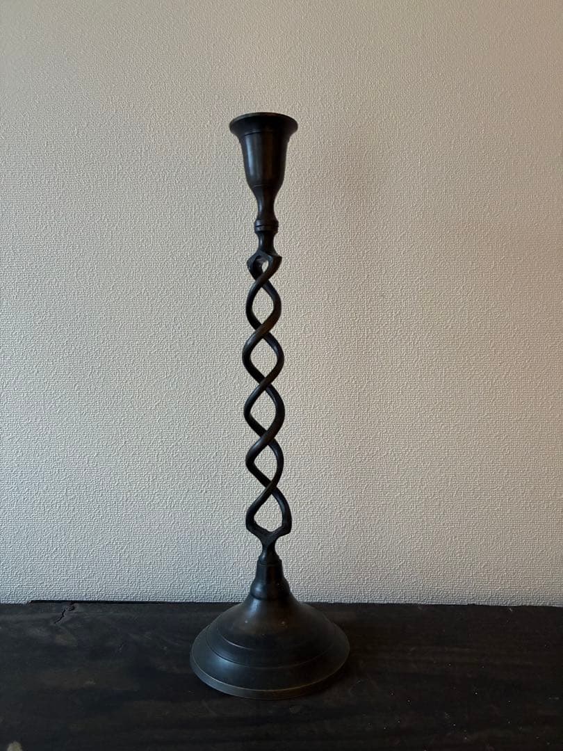 イギリスアンティーク　ツイストデザイン キャンドルスタンド