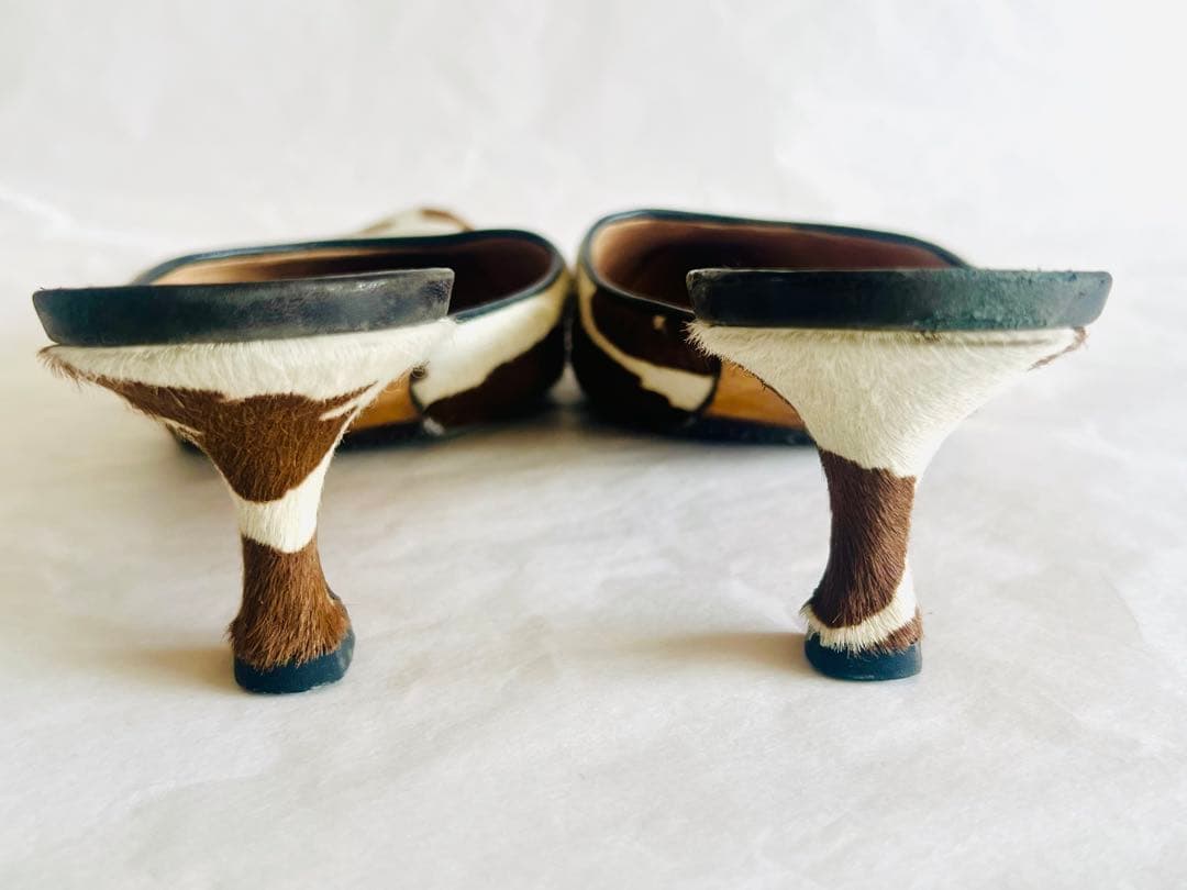 MANOLO BLAHNIK　アニマルハラコミュール　ポインテッドトゥ　37