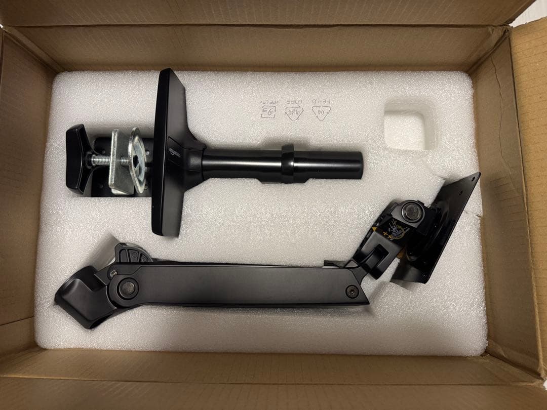 Amazonベーシック　モニターアーム　シングルディスプレイ