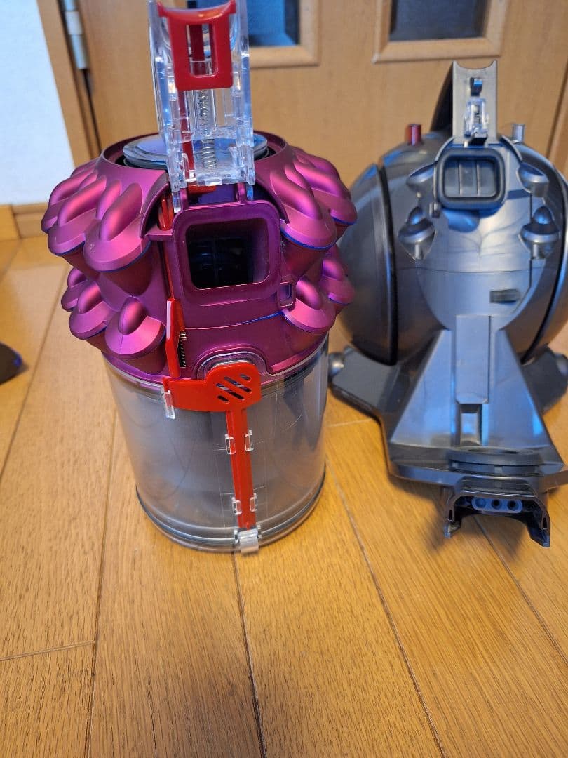 dyson DC63 掃除機　turbinehead 　付属品付　中古品　ピンク