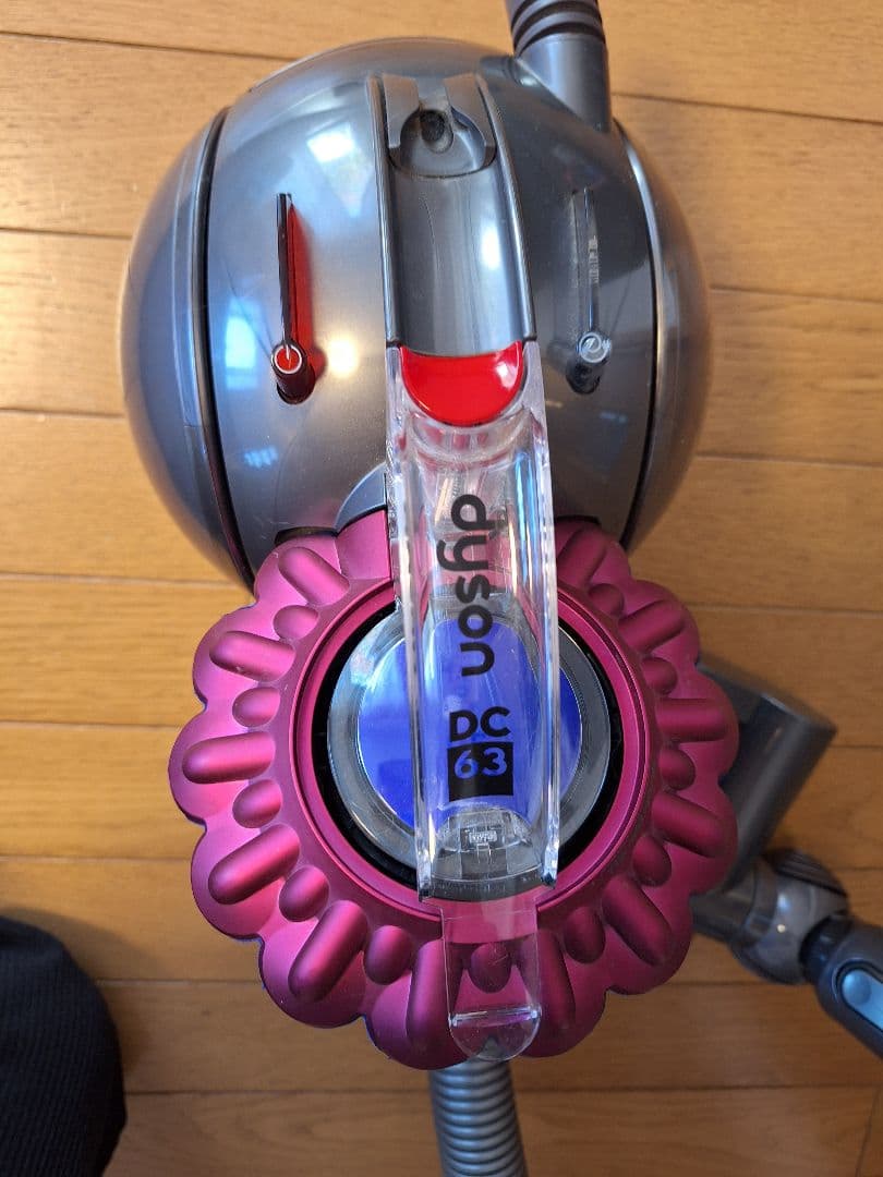 dyson DC63 掃除機　turbinehead 　付属品付　中古品　ピンク