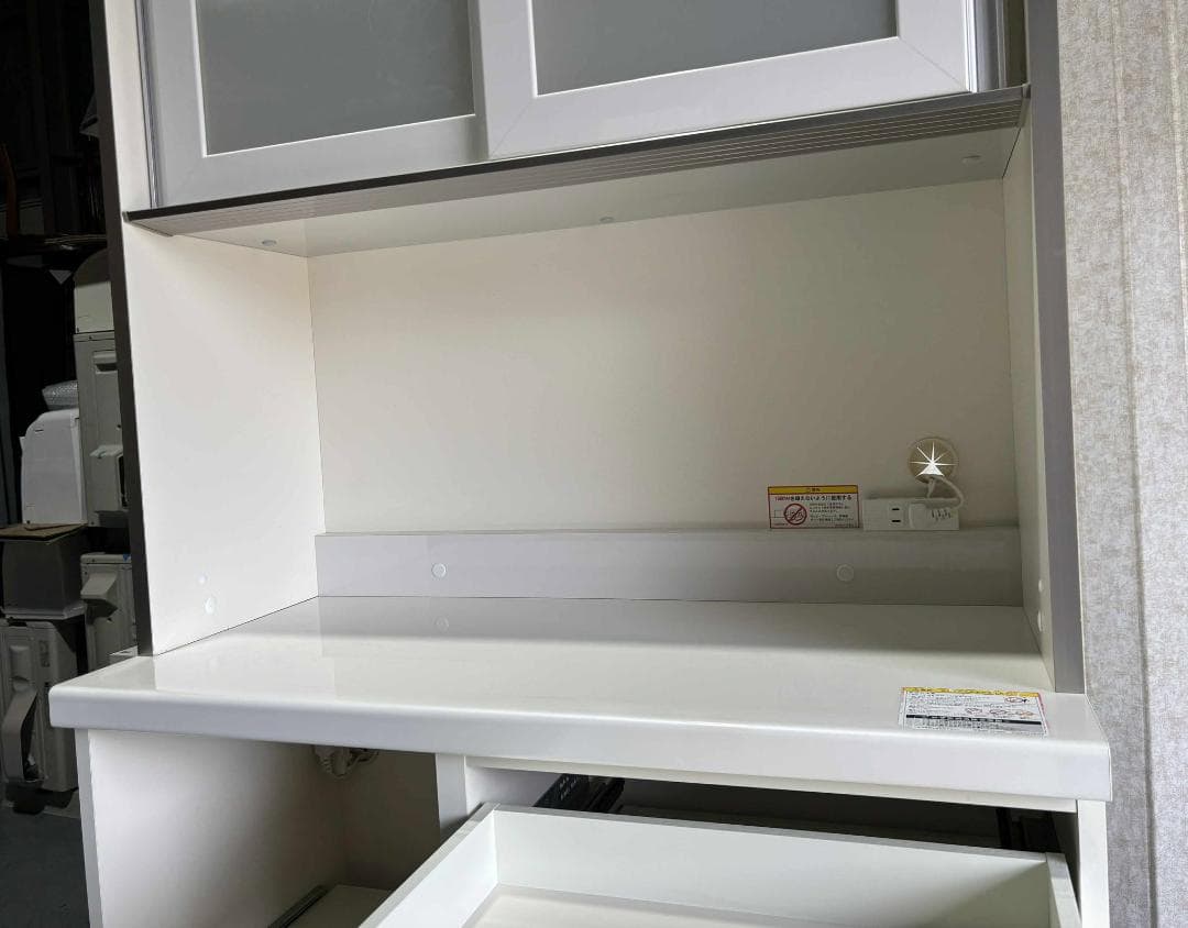 最高級 PAMOUNA キッチンボード、食器棚、幅90cm Used