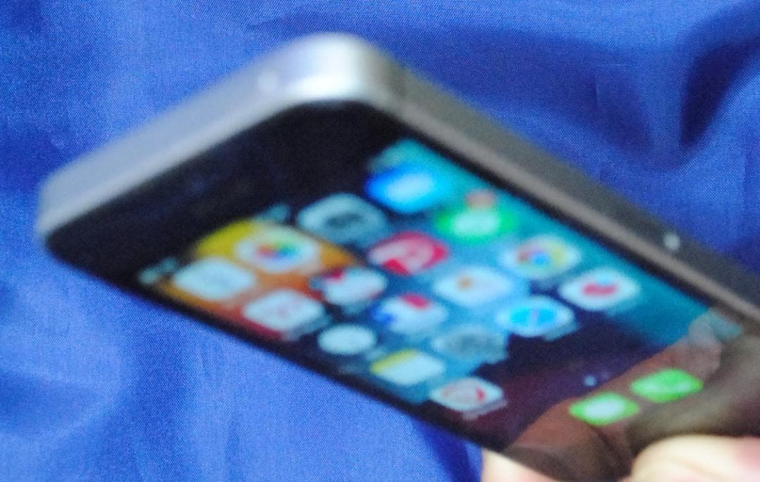 Apple iPhone SE MLLN2J/A シムフリー/スペースグレイ中古