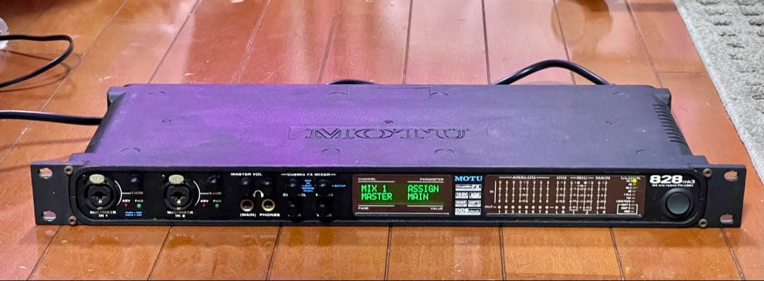MOTU 828 Mk3 Hybrid オーディオインターフェイス