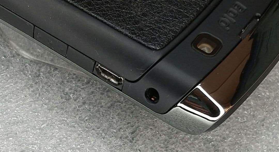 docomo　Blackberry Bold 9700 QWERTY 携帯電話