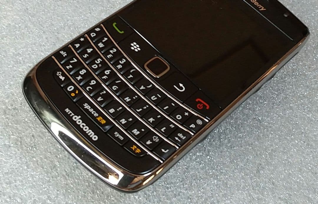 docomo　Blackberry Bold 9700 QWERTY 携帯電話