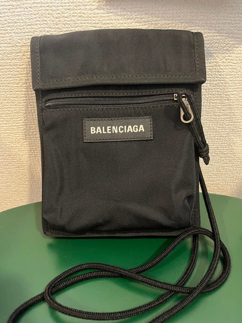 BALENCIAGA ブラック ショルダーバッグ