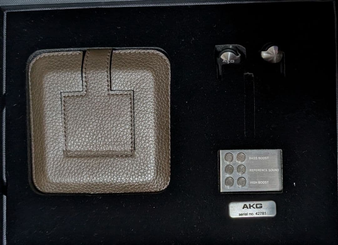 イヤホン AKG K3003
